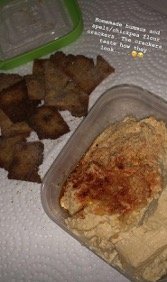 Hummus with spelt chickpea flour crackers