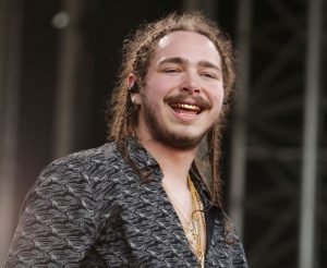 Yellowstone’s Lainey Wilson Shows Off 70-Lb. Weight Loss: Before & After Photos