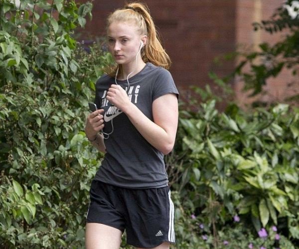 Sophie Turner running