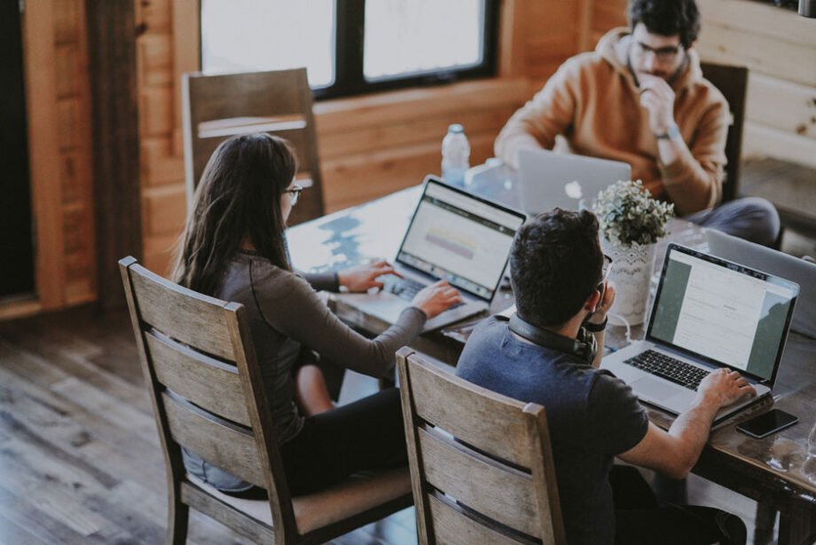 eLearning Platforms for Online Study Groups