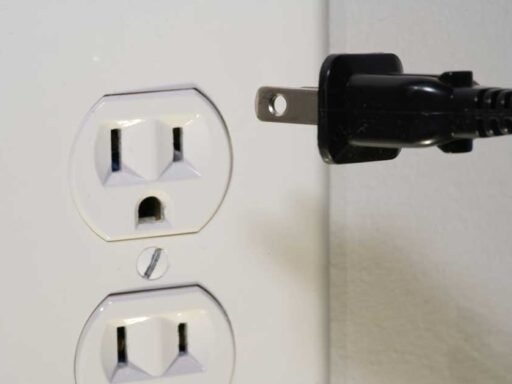 Signs That Your Home Is Having Electrical Issues