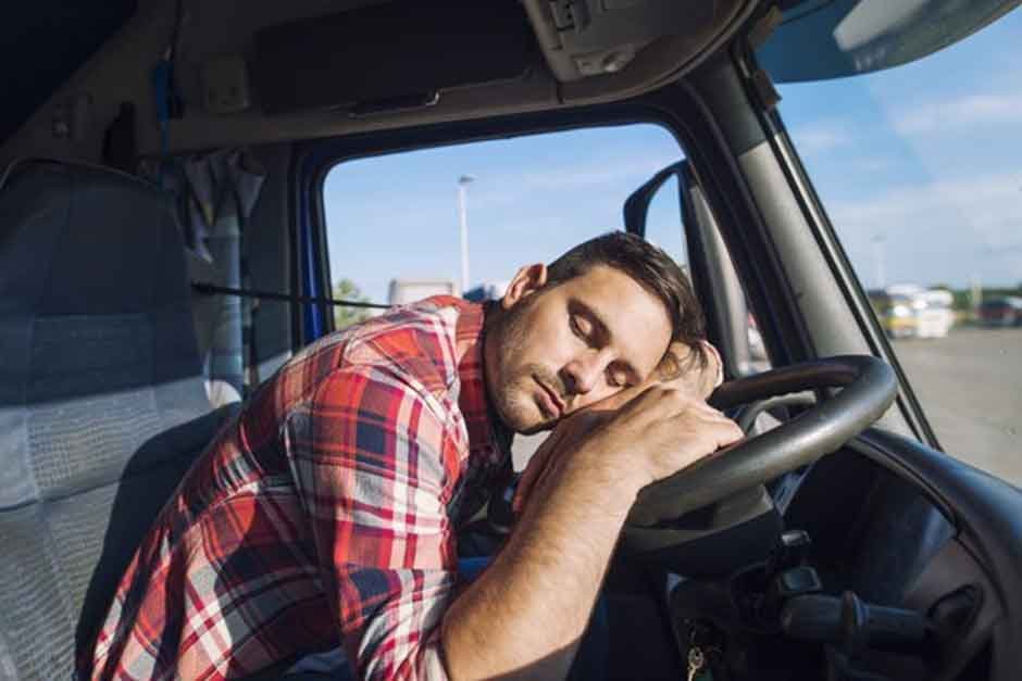 The Different Types of Distracted Driving That Lead to Truck Accidents