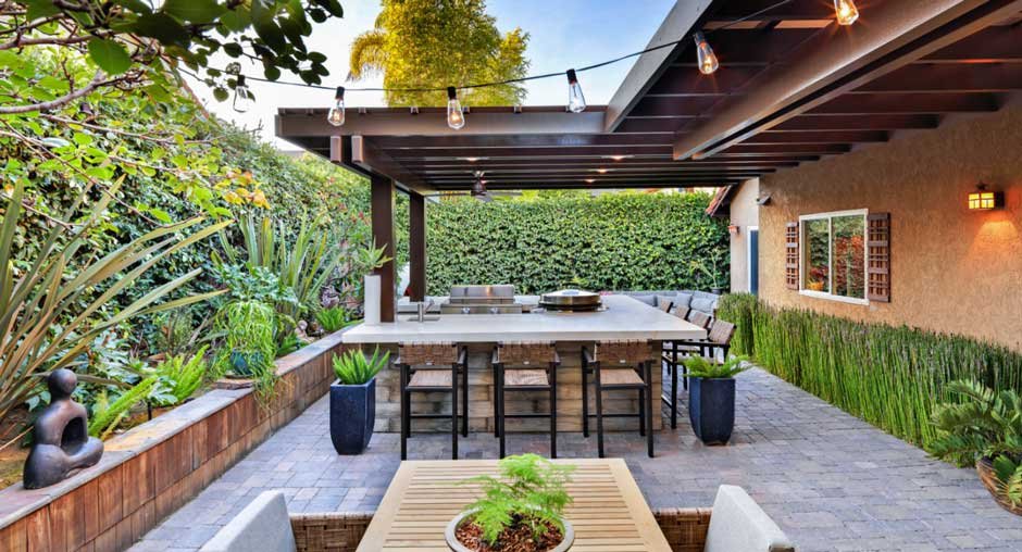 Maximize Your Outdoor Space with Rectangular Planters